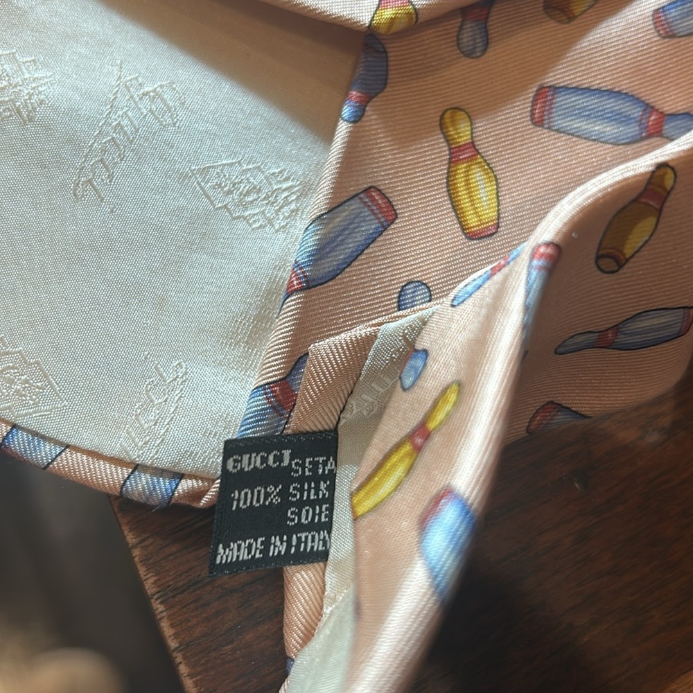 Gucci 100% Silk Bowling Pins Vintage Neck Tie Pink Blue - Picture 8 of 11